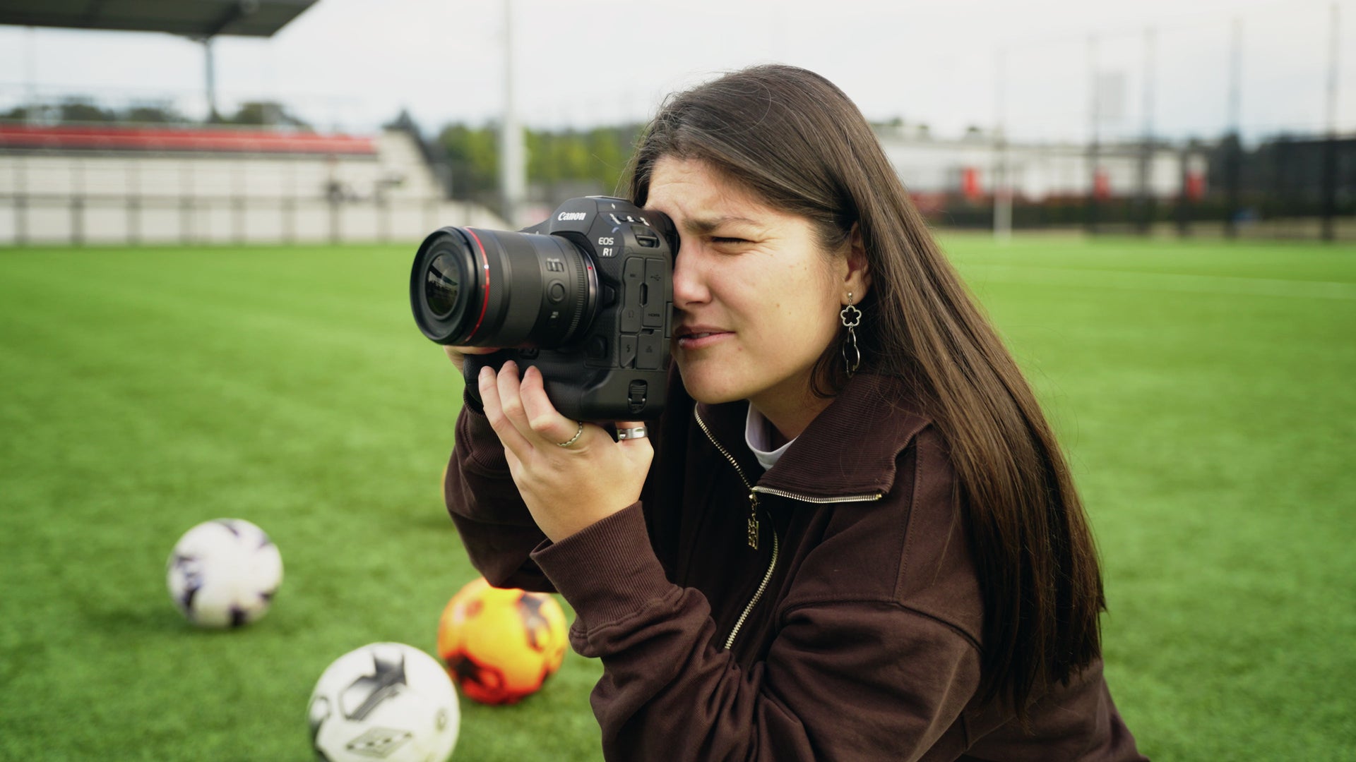 THE NEW CANON EOS R1 MIRRORLESS CAMERA - Be Ahead Of The Game