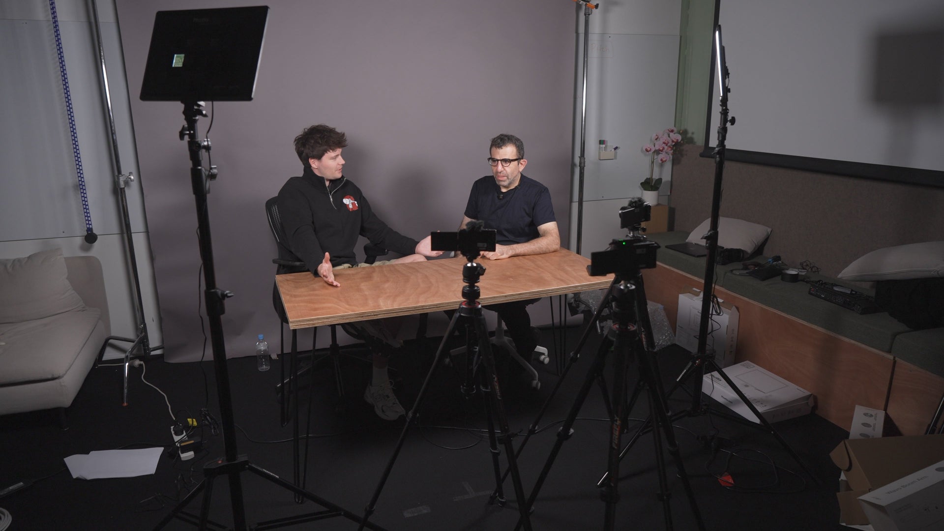 Ricardo sits with Ollie and discusses mobile podcasting setups