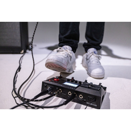 Zoom B2 Four Amplifier and FX Emulator Pedal
