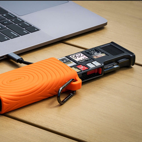 Leofoto LCR-01 High-Speed Memory Card Reader Case