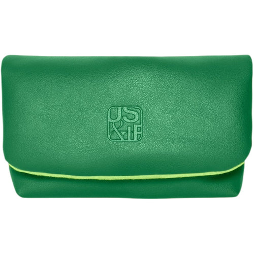 US & IRIS The Camera Pouch
