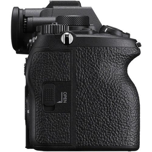 Sony A7R V with FE 85mm f/1.4 GM Lens