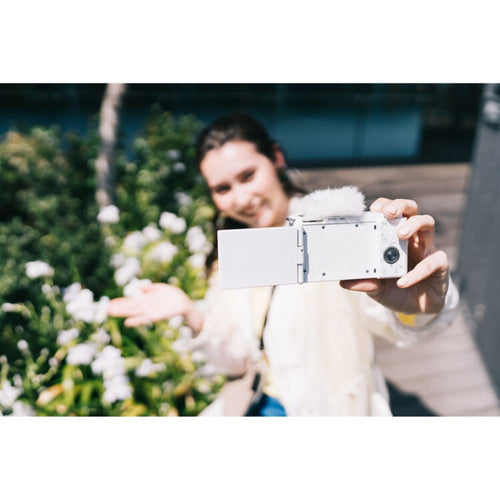 Sony ZV-E10 (White) with E PZ 10-20mm f/4 G Lens