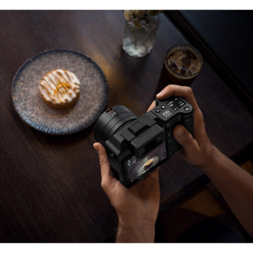 Hasselblad X2D 100C Street Kit with XCD 28mm f/4 P and OneMo Lite Backpack