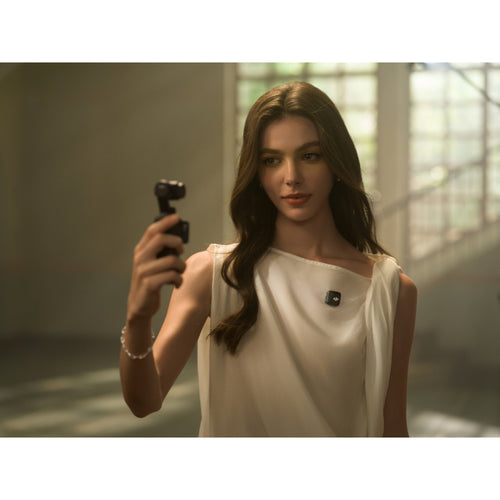 DJI Osmo Pocket 4 Creator Combo