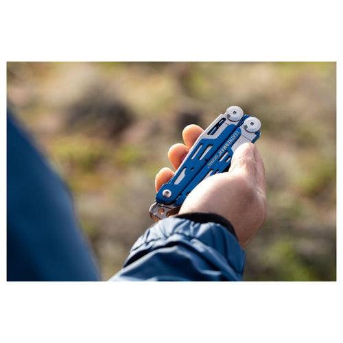 Leatherman Signal Camping Multi-Tool with Firestarter/Whistle with Nylon Sheath