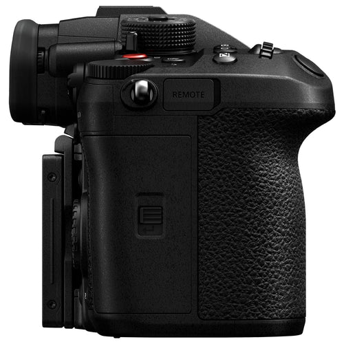 Panasonic Lumix GH7 Mirrorless Camera 12-35mm Leica Pro Kit