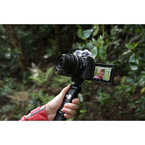 Nikon Z 30 with NIKKOR 16-50mm VR Lens Kit