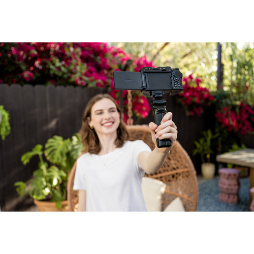 Nikon Z 30 with NIKKOR 16-50mm VR Lens Kit