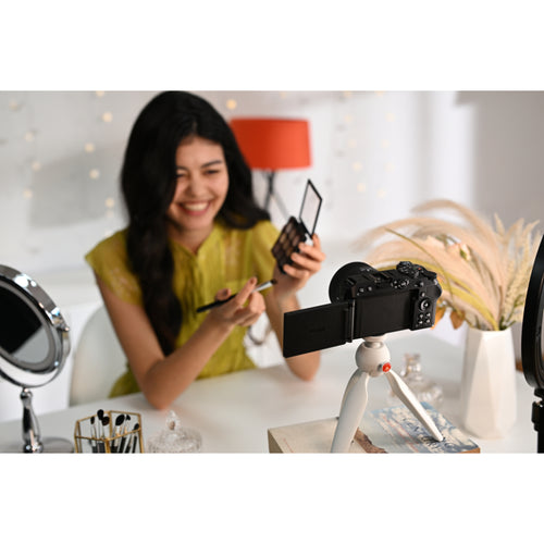 Nikon Z 30 with NIKKOR 16-50mm VR Lens Kit