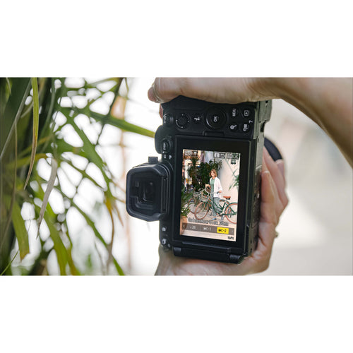 Nikon Z5II Mirrorless Camera with Nikkor Z 24-200mm f/4-6.3 VR Lens