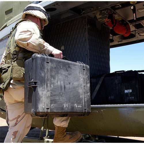 Pelican 1600 Case with Foam Set (Black)