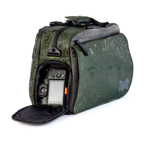 Toxic from 3 Legged Thing - Wraith Camera Messenger Bag Large - Emerald