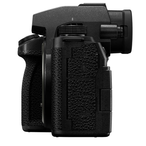 Panasonic Lumix S5IIX with 20-60mm Lens Kit